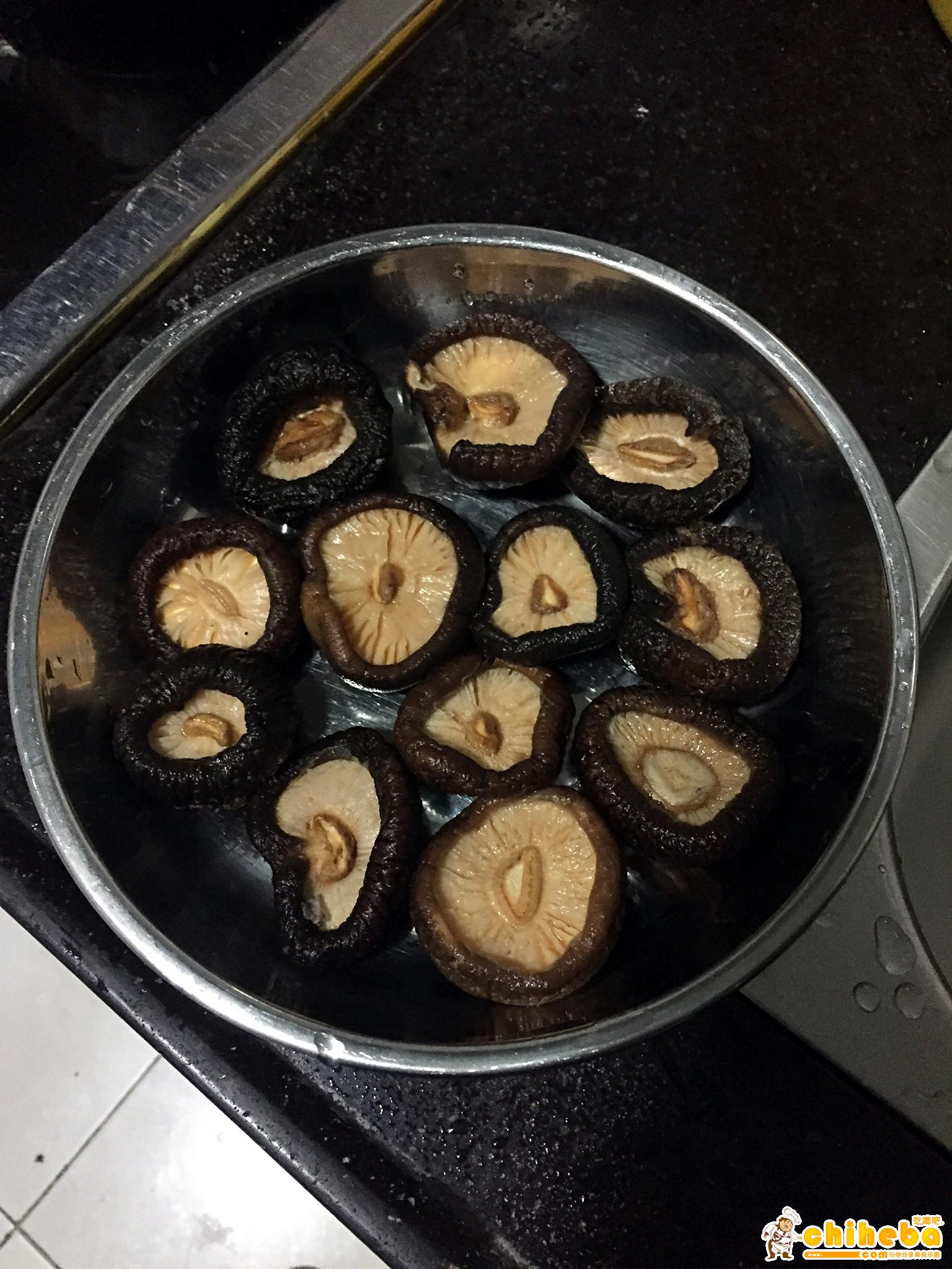 美味的肉酿香菇～～孩子爱吃的下饭菜的做法 步骤3